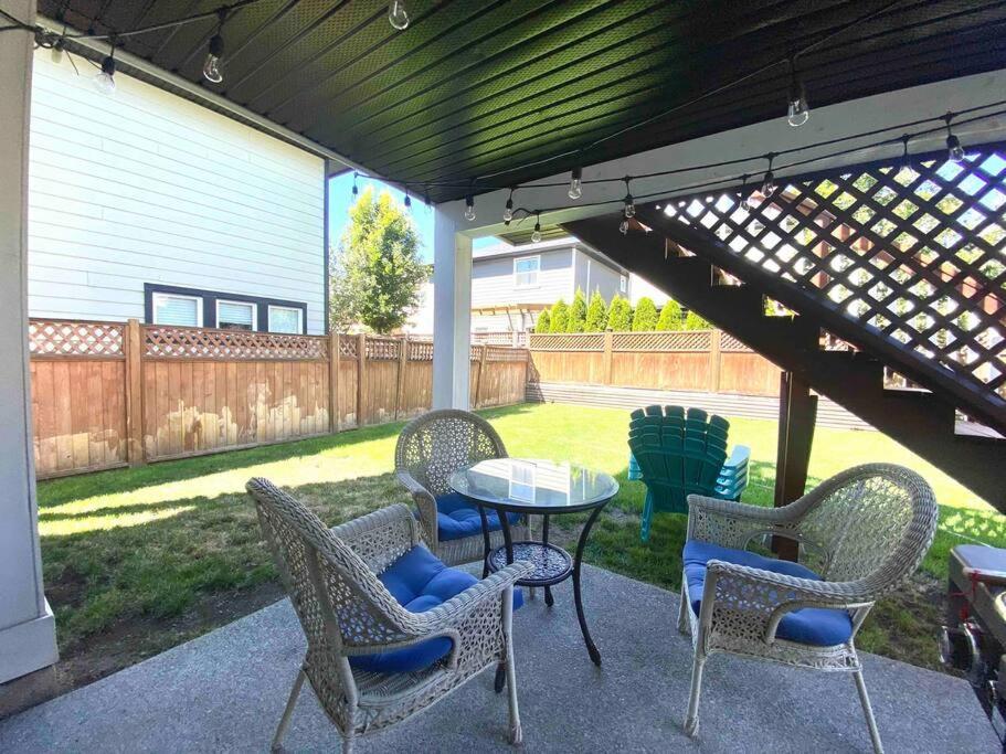 Great 1-bedroom Suite Near Downtown Langford