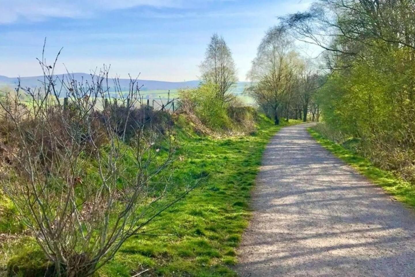 1-Bed House Sleeps 4 Free Parking