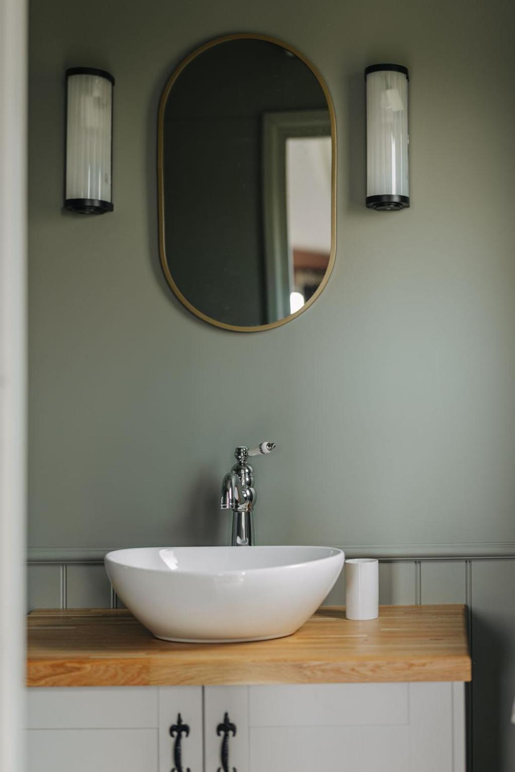 Barley Shepherd Hut - Snettisham Meadows
