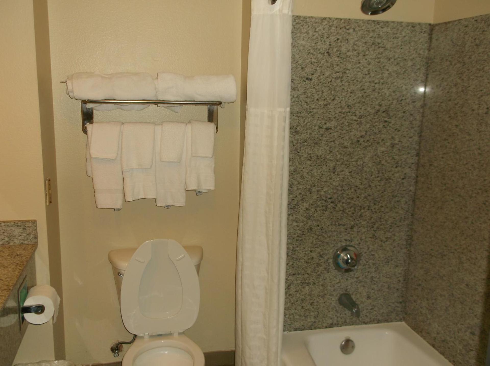 Queen Room with Two Queen Beds - Accessible/Non-Smoking 