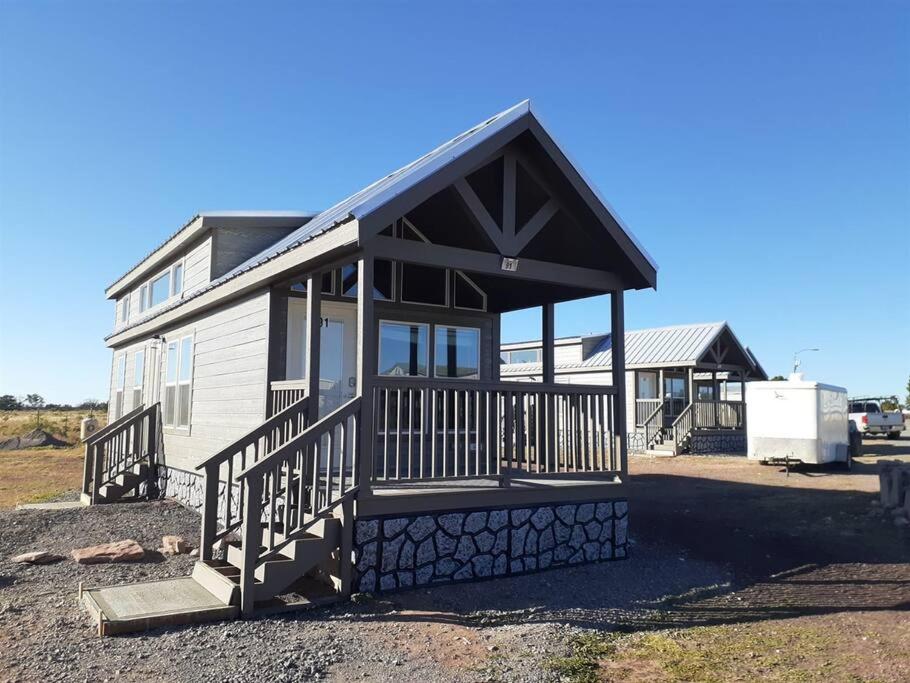 091 Star Gazing Tiny Home near Grand Canyon South Rim Sleeps 8