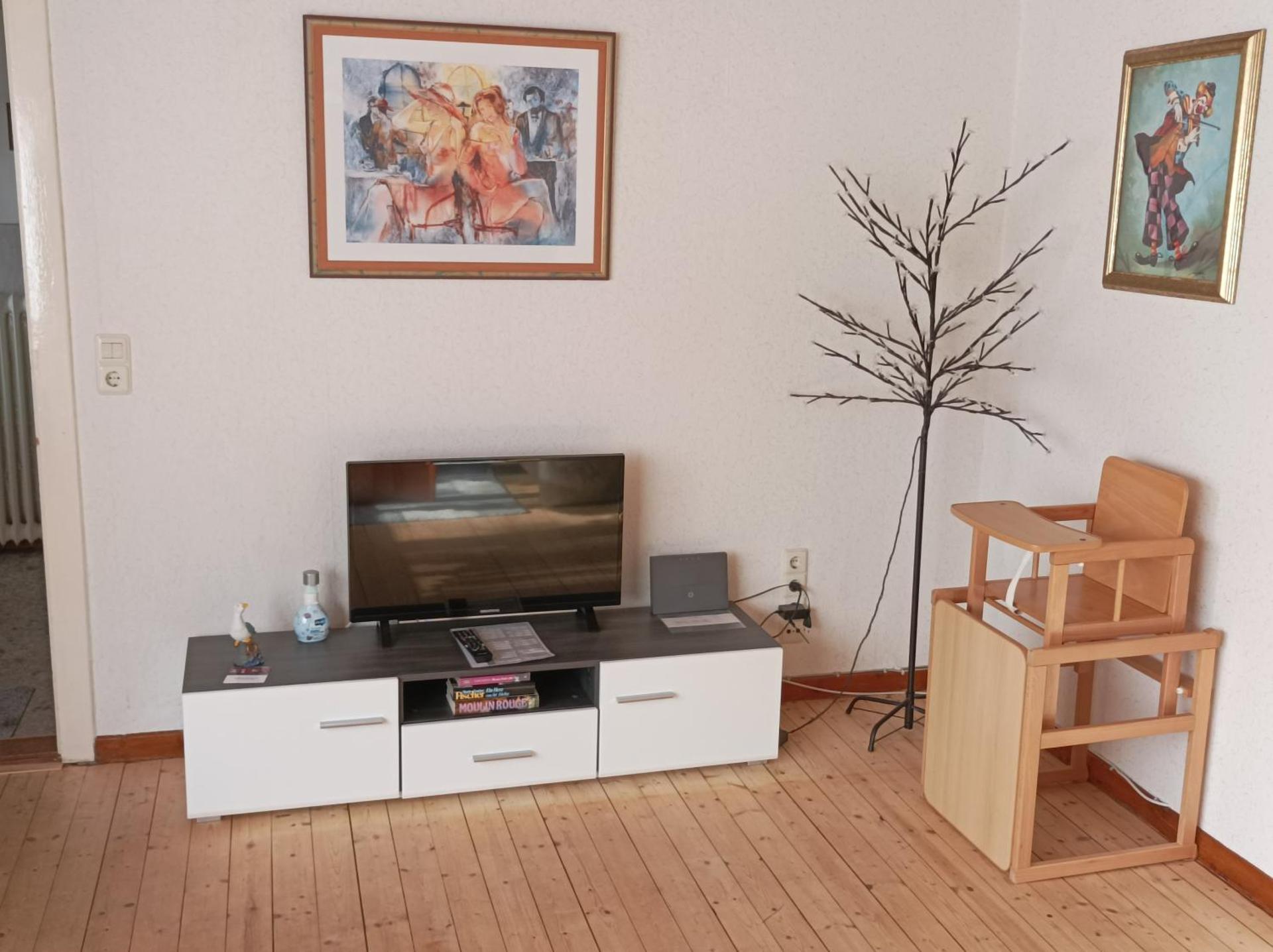 Communal lounge/ TV room