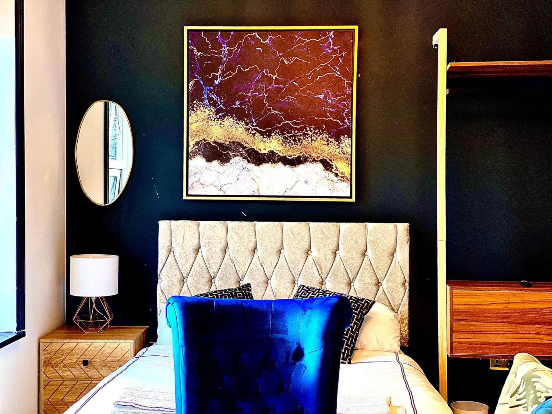 Duke and Duchess Apartments and Rooms - Private in Room Hot Tub Suites