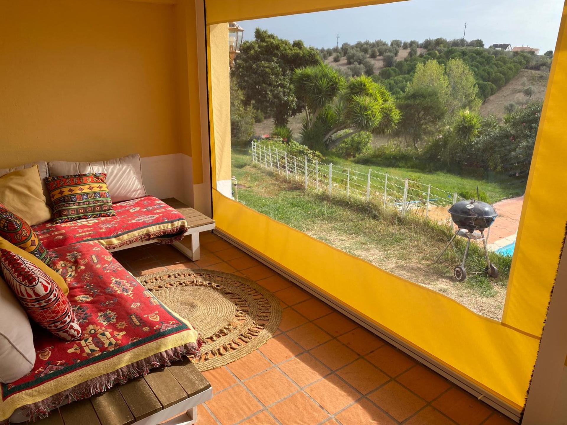 2Bedroom house with Swimming Pool and View