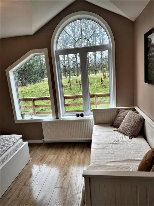 Greenhouse Golden Circle Villa