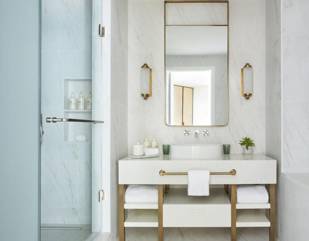 Accessible Lauderdale-View Room King 