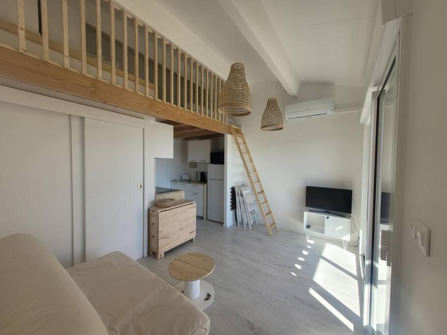 Béréa - Les Cormorans - Vue port et mer