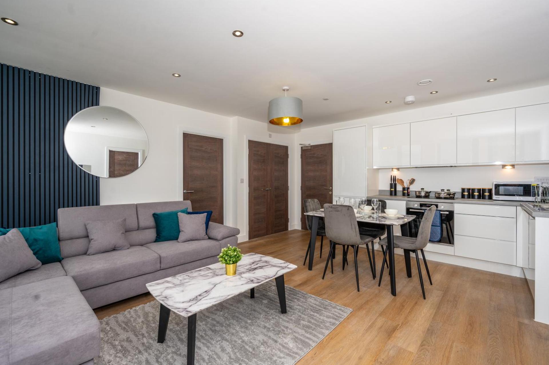 2 bed - 5 mins from Old Trafford