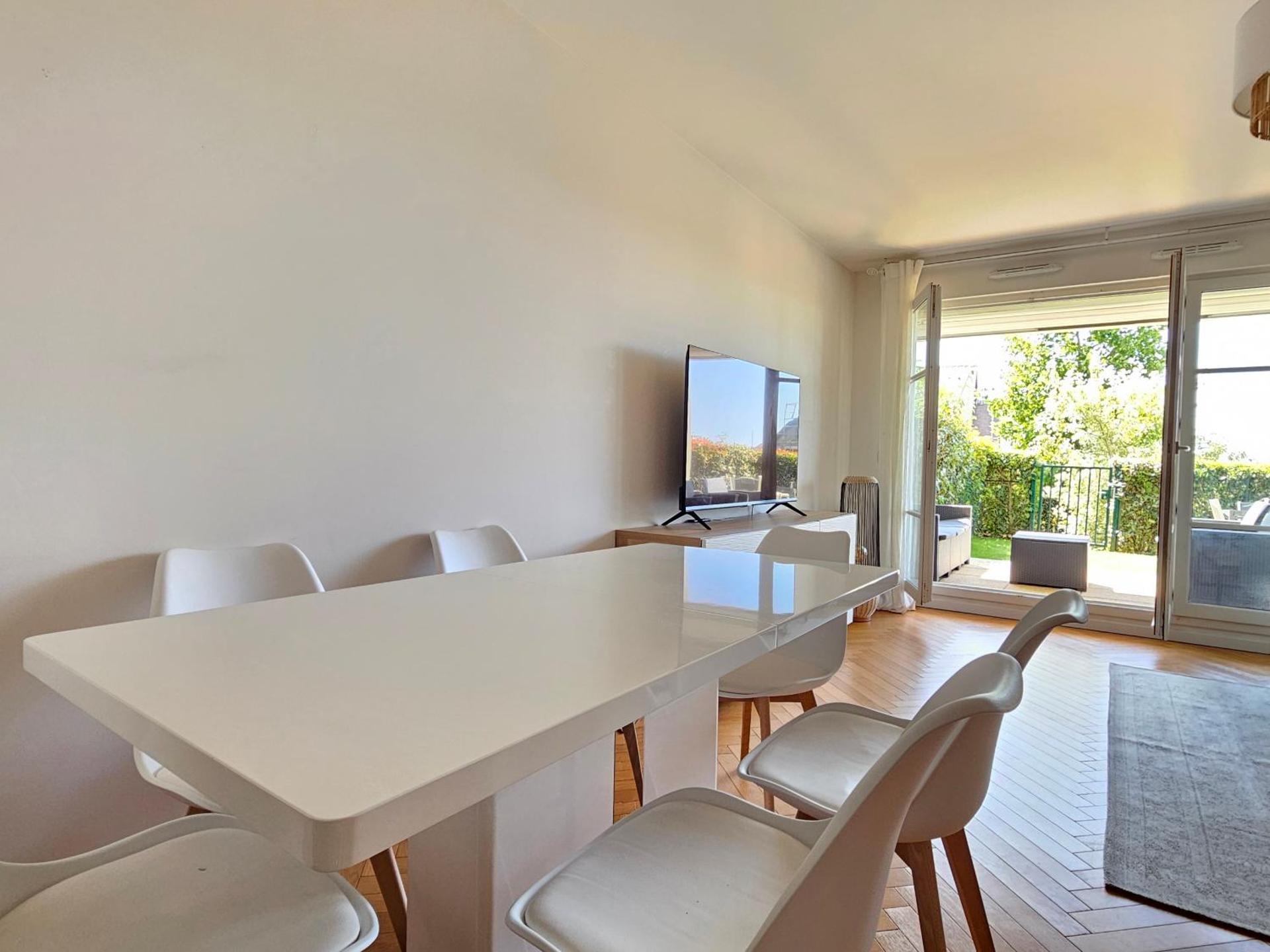 Grand 3 pièces, 2 jardins, Parking sous sol.