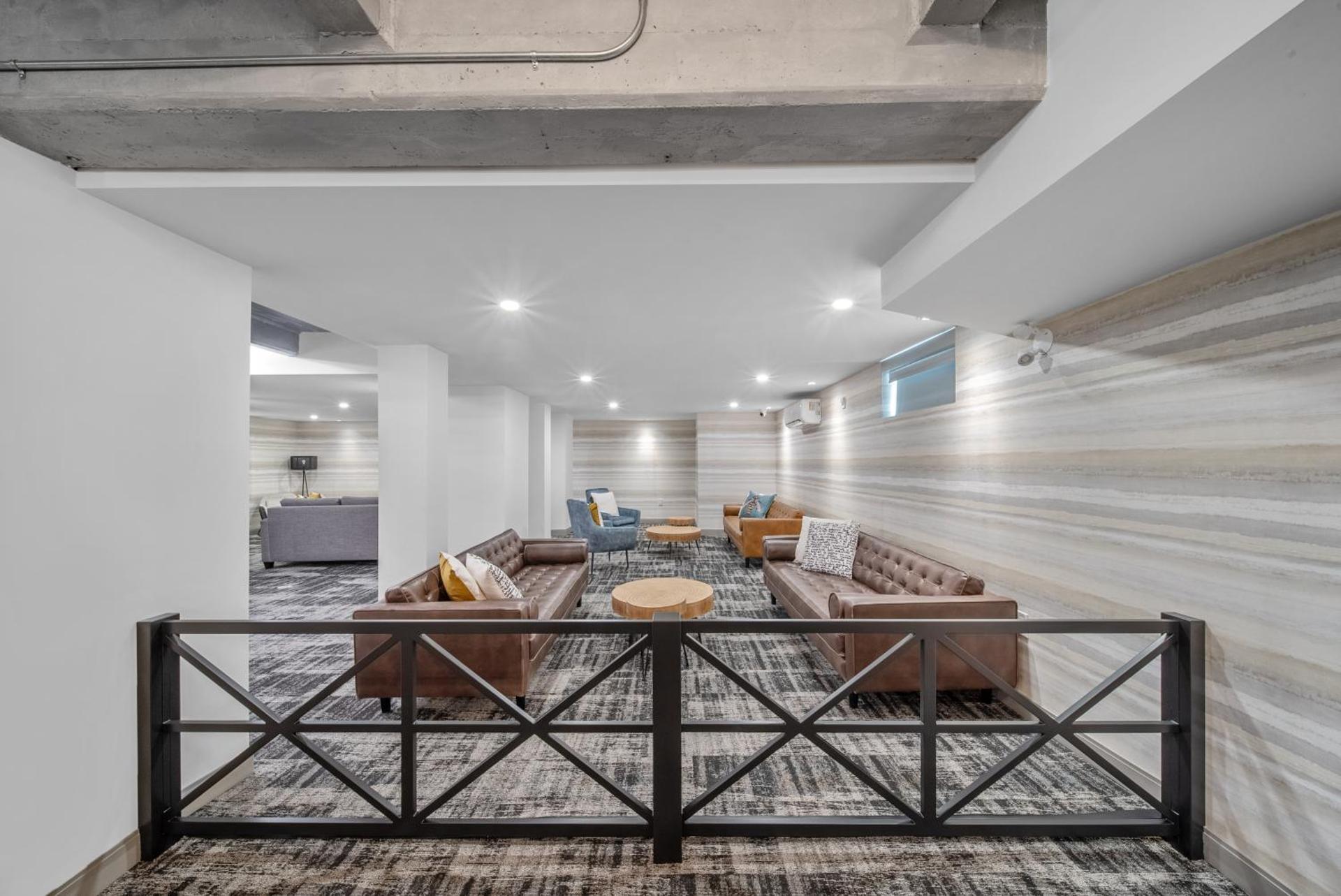 Communal lounge/ TV room