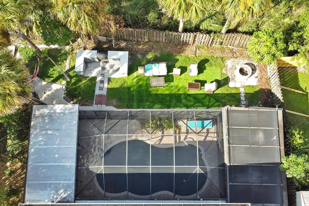 Poolside Cocoa Oasis w/ Tiki Bar!