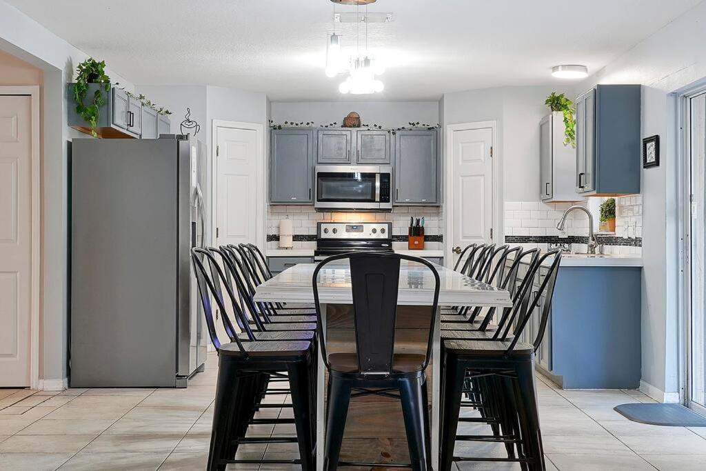 Poolside Cocoa Oasis w/ Tiki Bar!