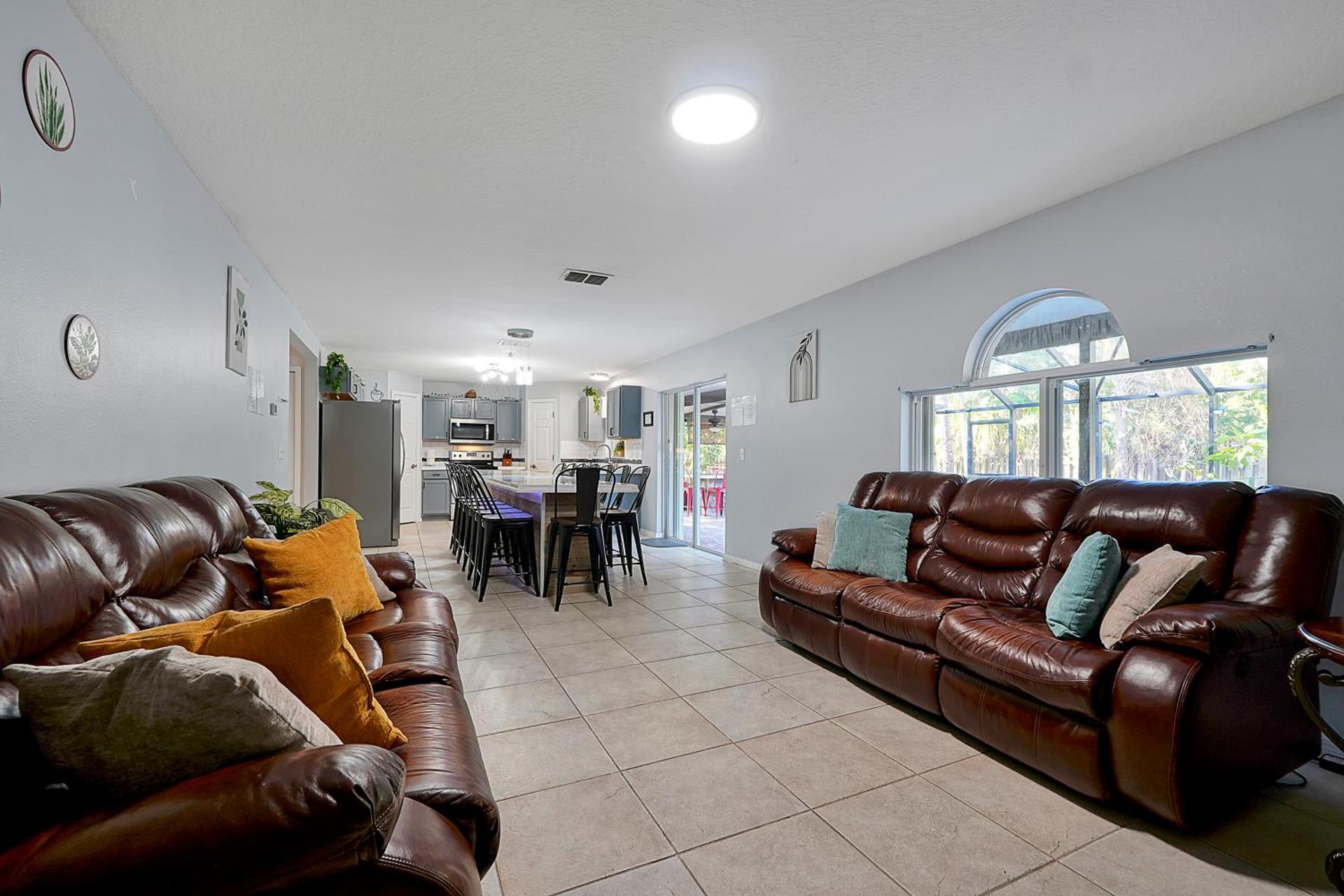 Poolside Cocoa Oasis w/ Tiki Bar!