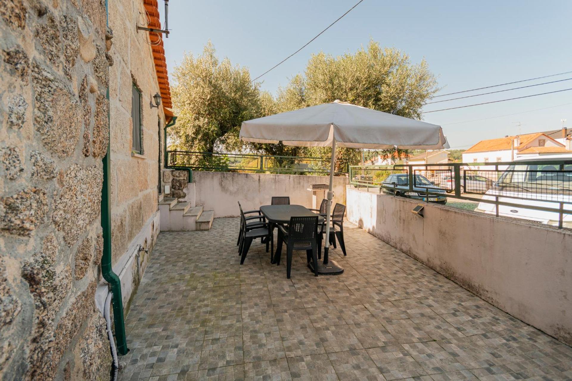 Casa Rústica T2 com Salamandra e Cozinha - Seia - Serra da Estrela - Casa do Loureiro II