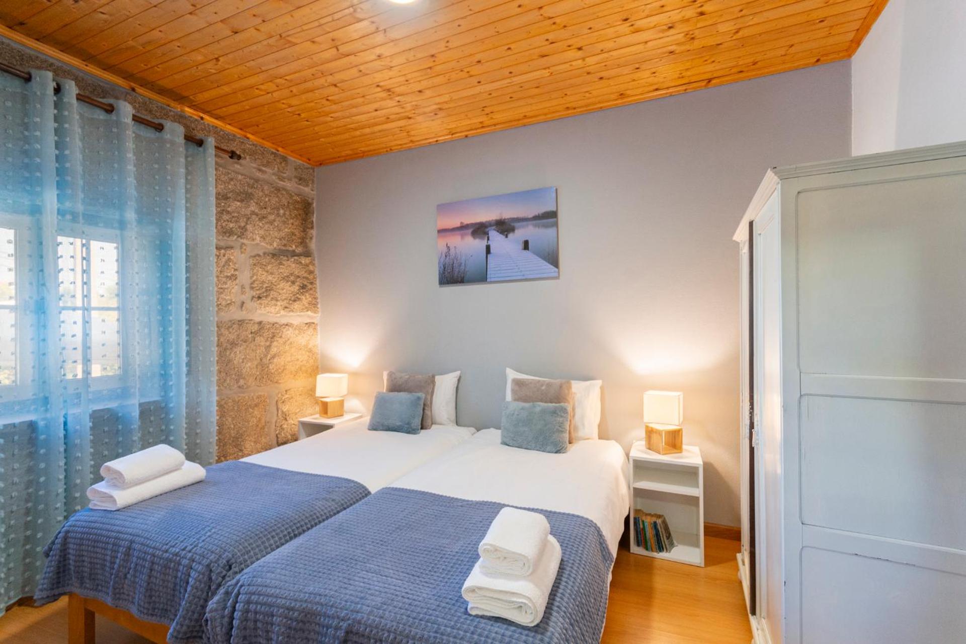 Casa Rústica T2 com Salamandra e Cozinha - Seia - Serra da Estrela - Casa do Loureiro II