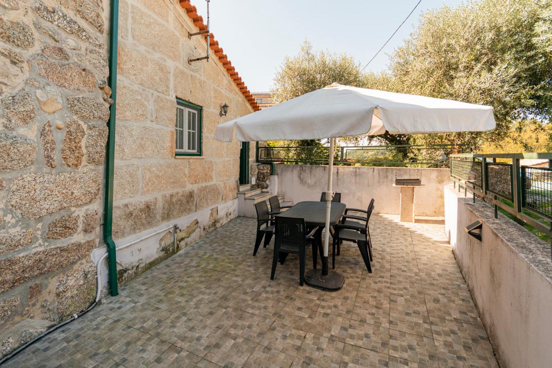 Casa Rústica T2 com Salamandra e Cozinha - Seia - Serra da Estrela - Casa do Loureiro II