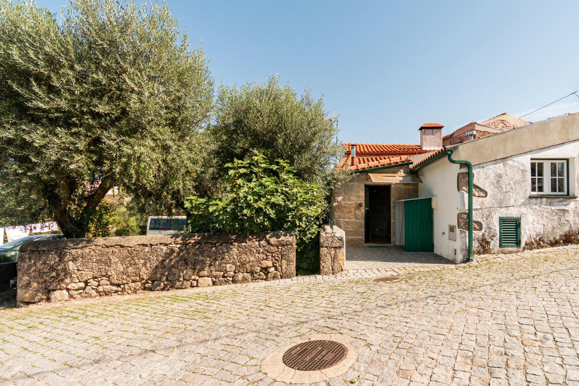 Casa Rústica T2 com Salamandra e Cozinha - Seia - Serra da Estrela - Casa do Loureiro II