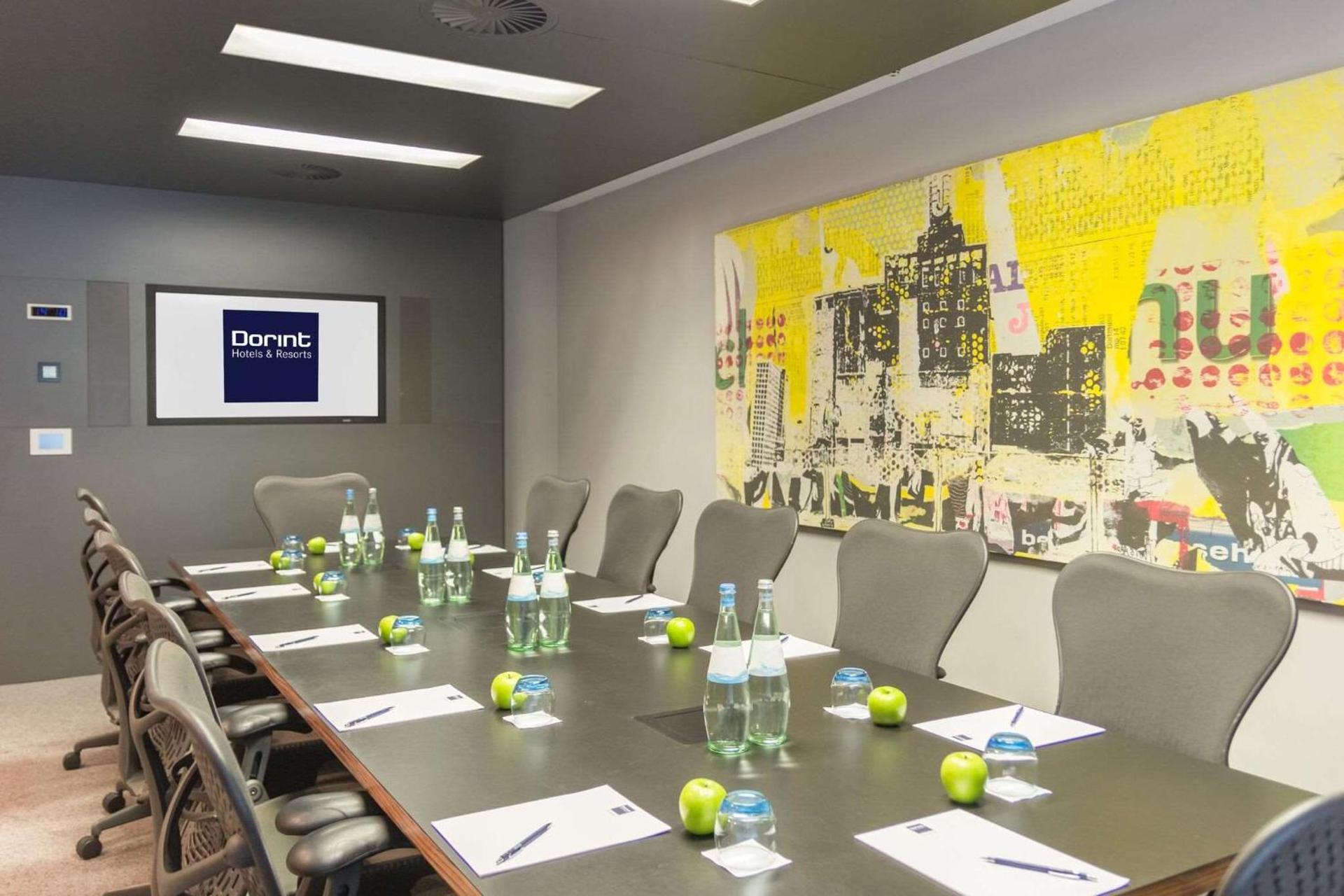 Meeting/conference room