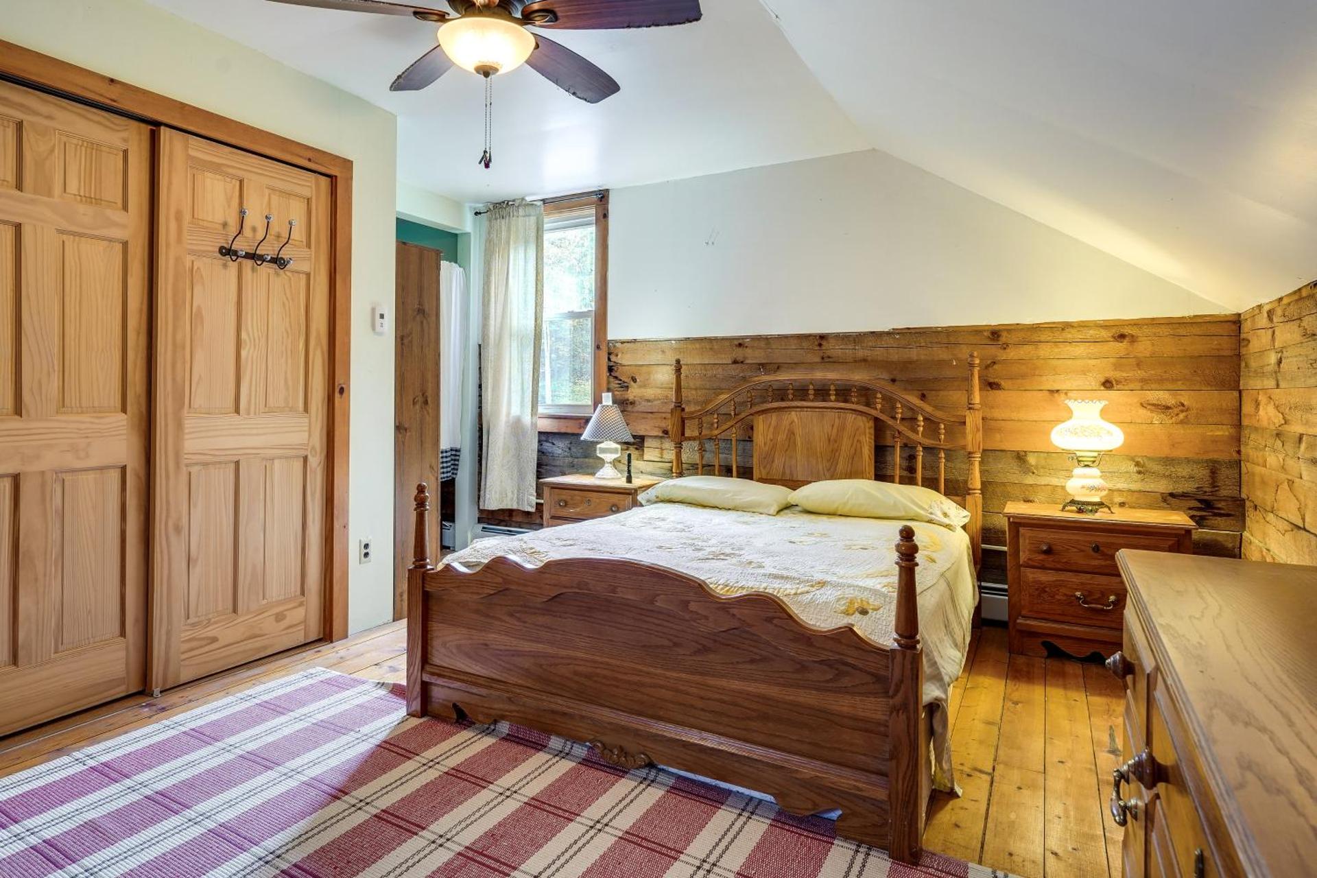 Cozy Adirondack Cabin Retreat in West Chazy!