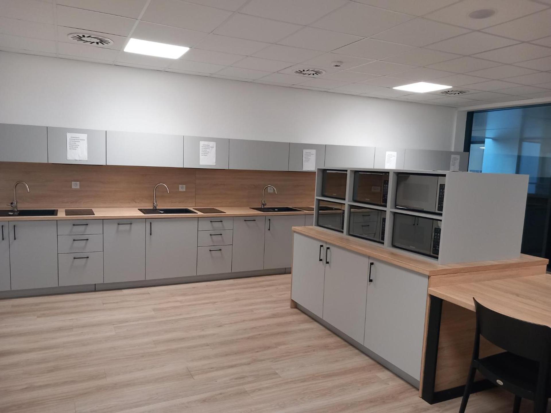 Kitchen or kitchenette