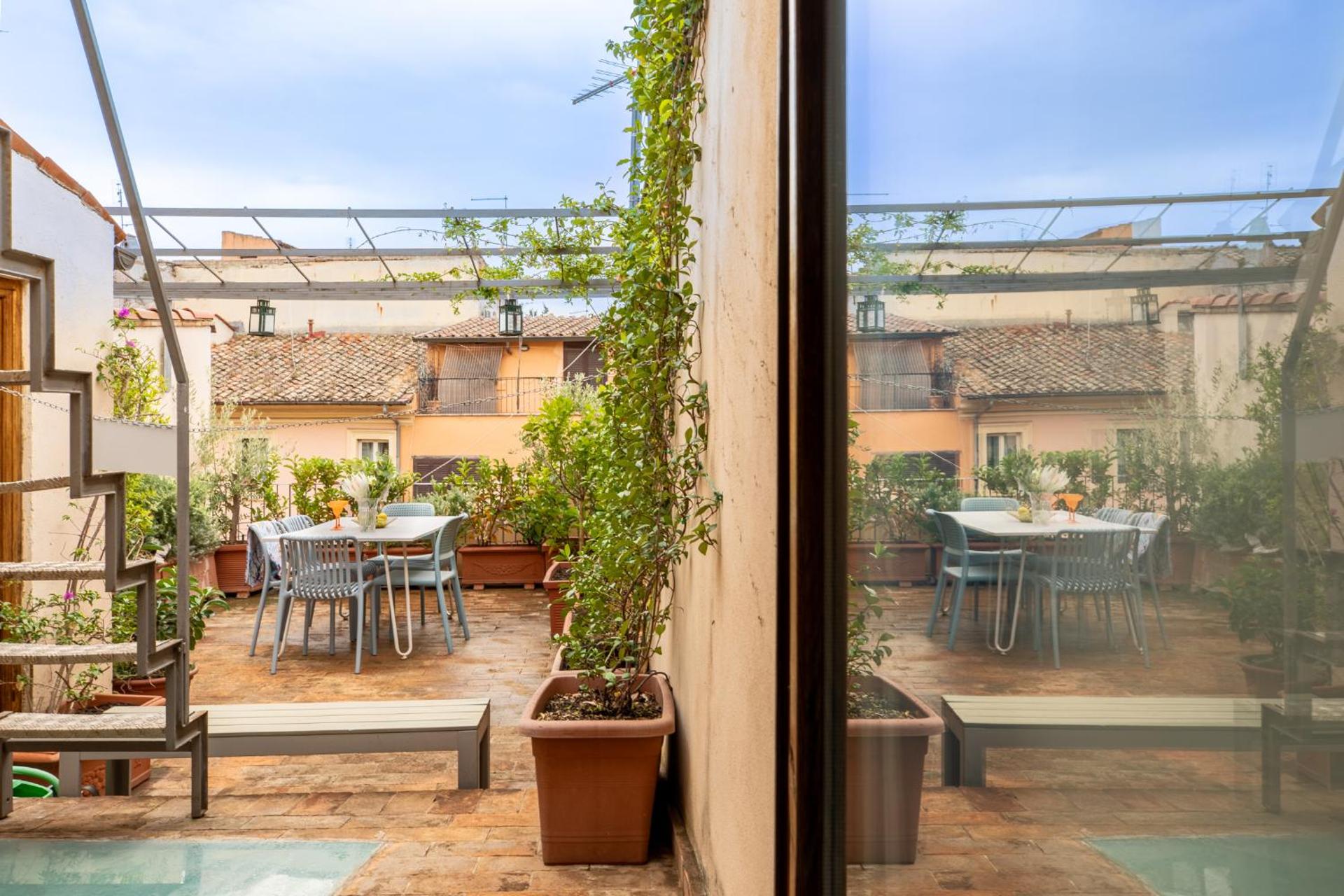 iFlat Monti Roof Terrace