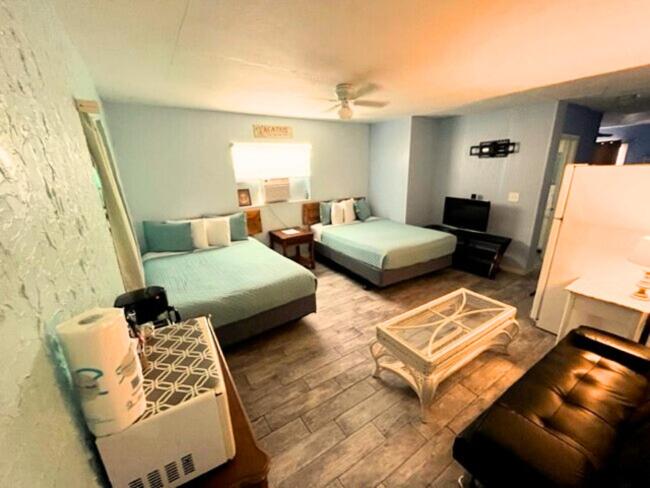 Conch Key Fishing Lodge & Marina