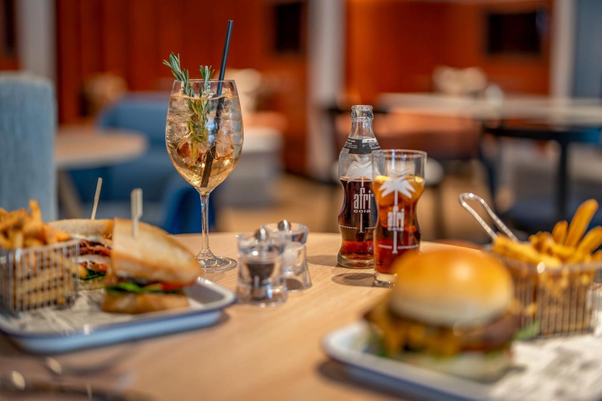 Restaurant/places to eat