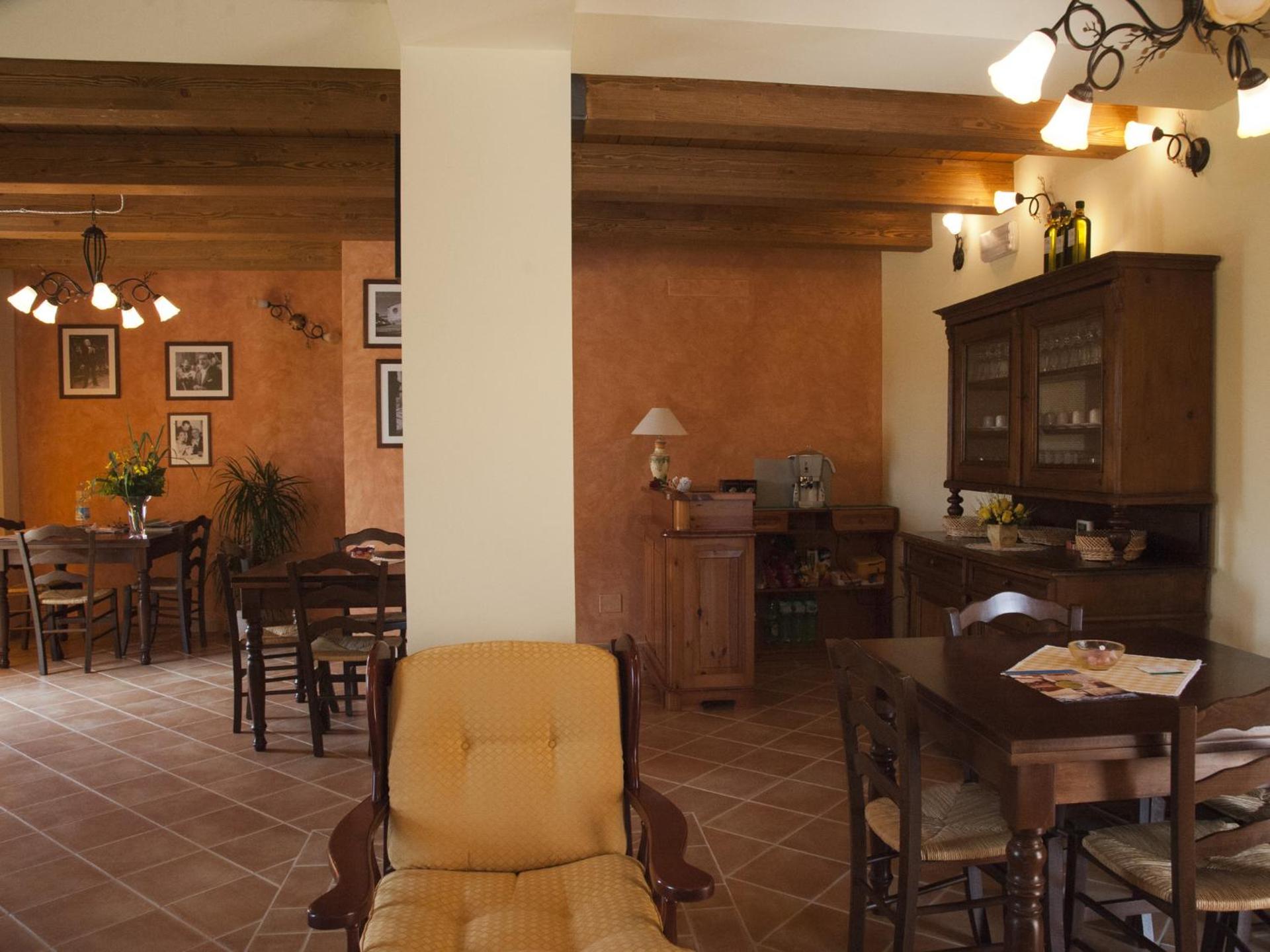 Communal lounge/ TV room