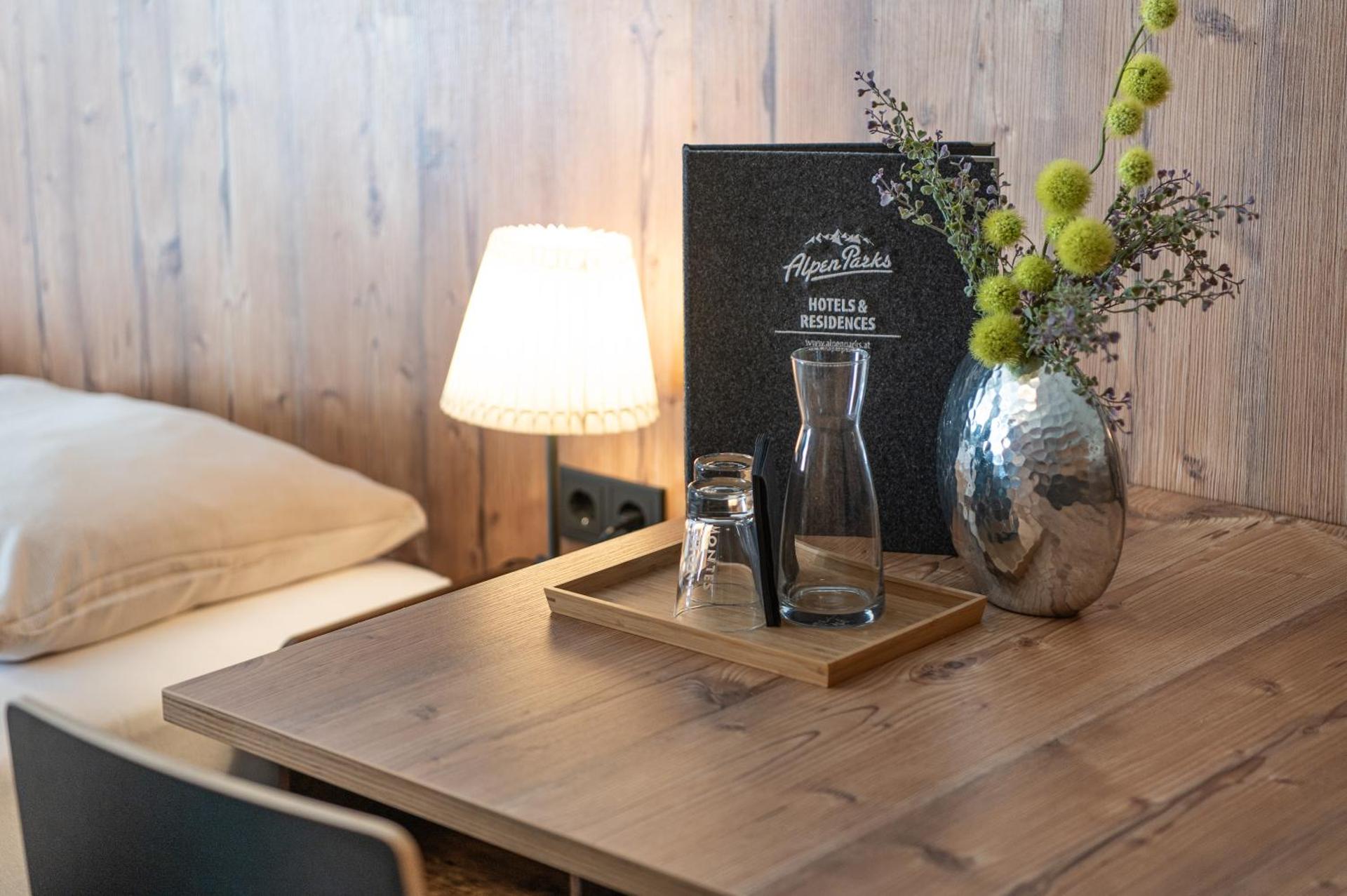 Logo/Certificate/Sign