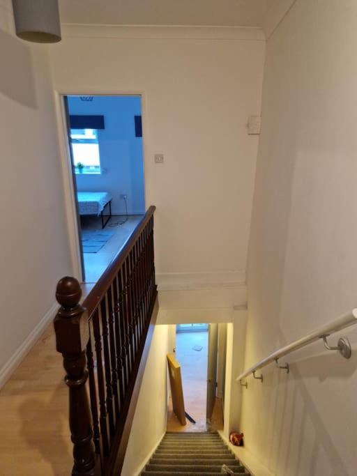 (R0)2 Bedroom Flat in Zone 2 Lnd