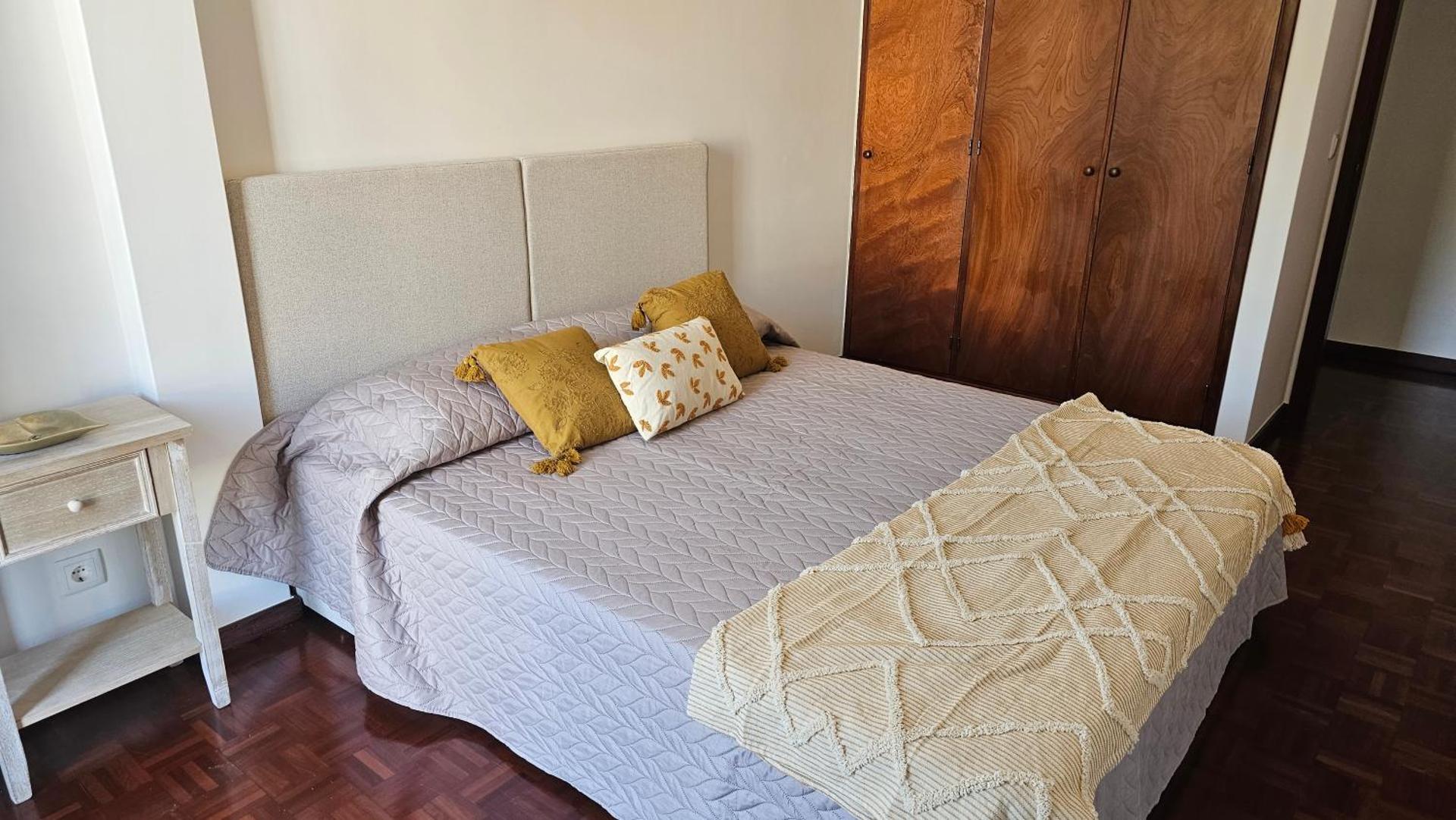 Garden and Seaview Apartment - Free Parking