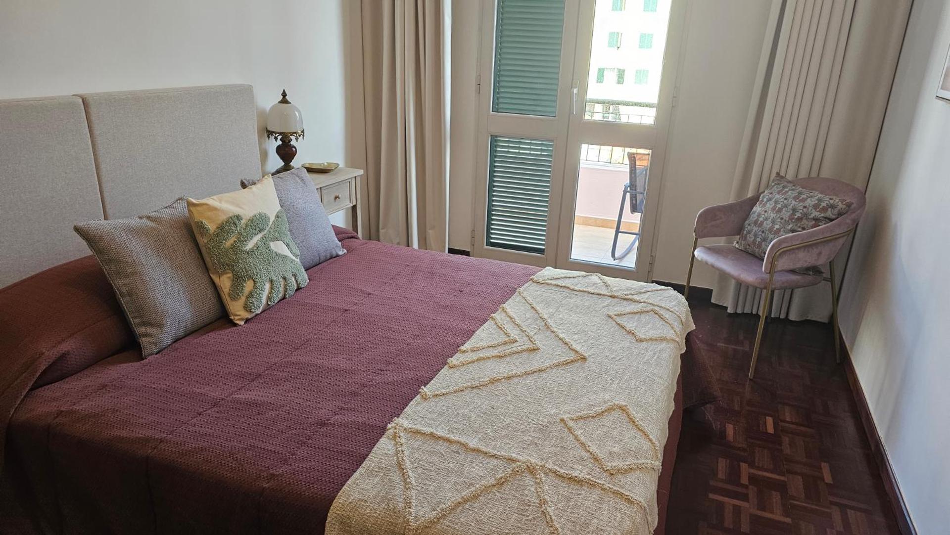 Garden and Seaview Apartment - Free Parking