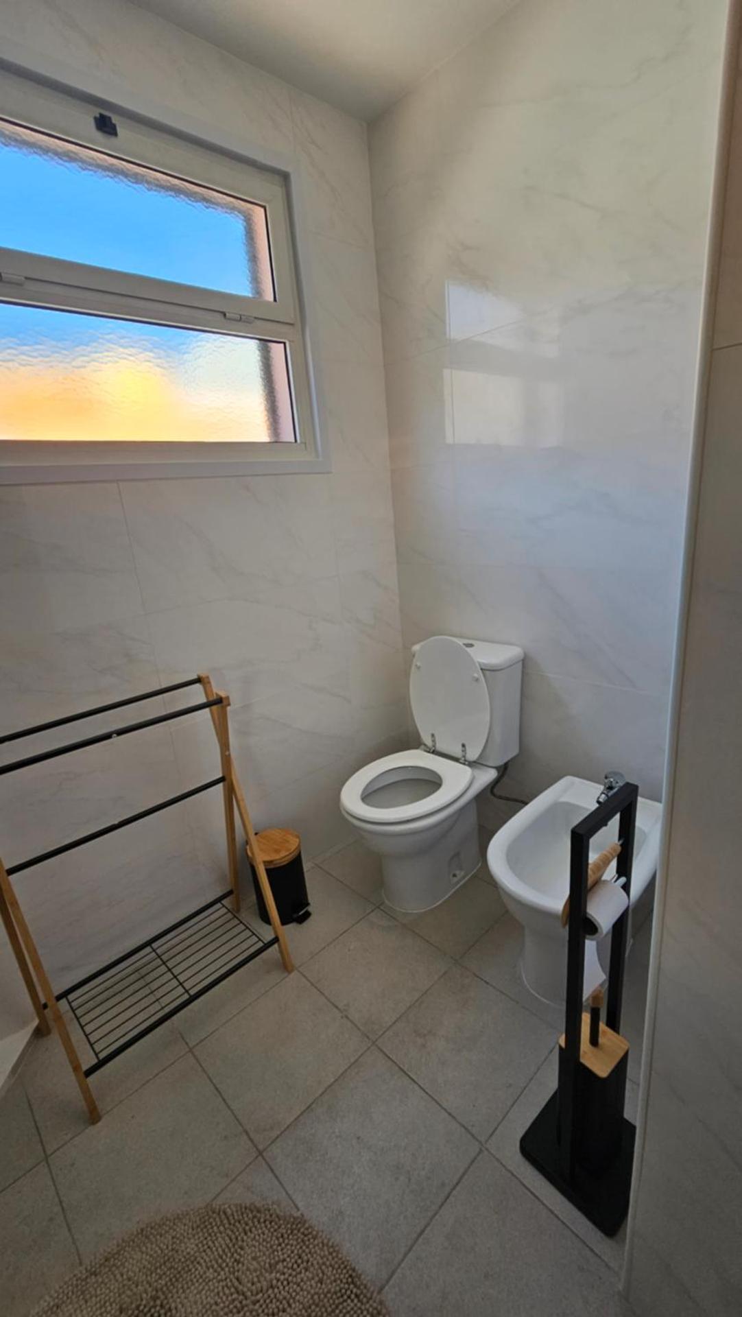 Garden and Seaview Apartment - Free Parking