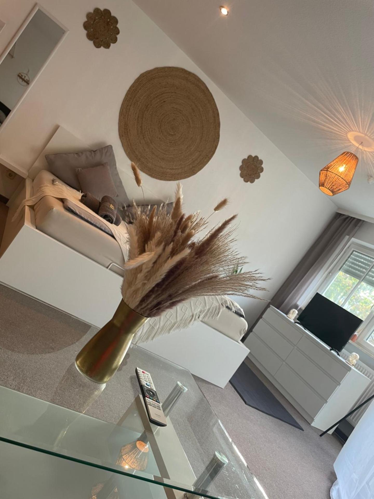 Kingsize Bett BOHO Apartment mit Tiefgarage nähe Salzburg