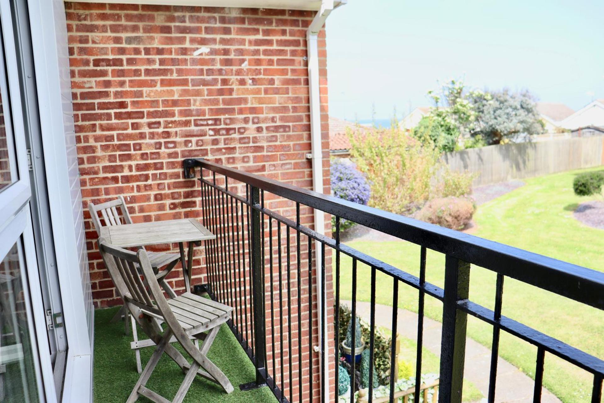 Corton Retreats At Waterside Park