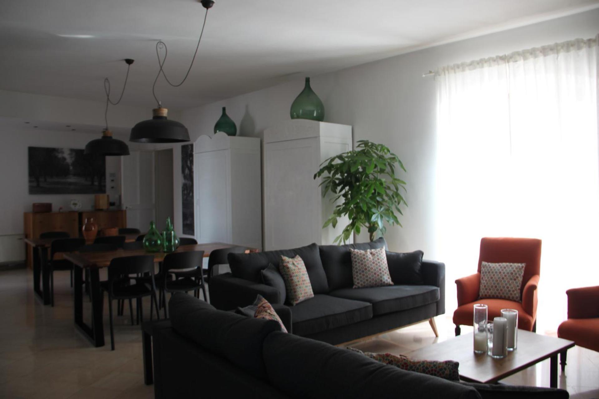 Communal lounge/ TV room