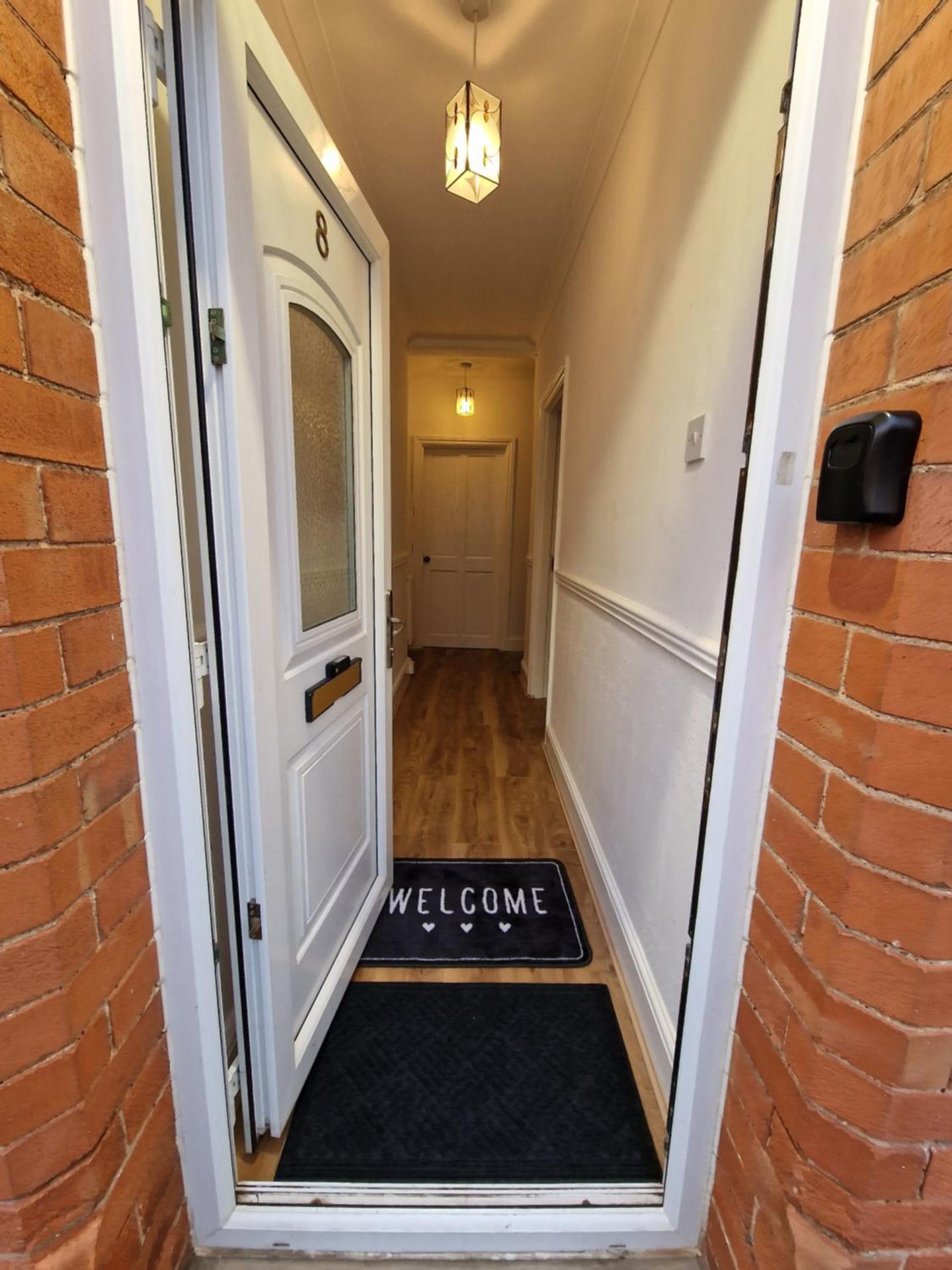 CosyHomeStay Evesham Spacious home W/Free Parking & WiFi