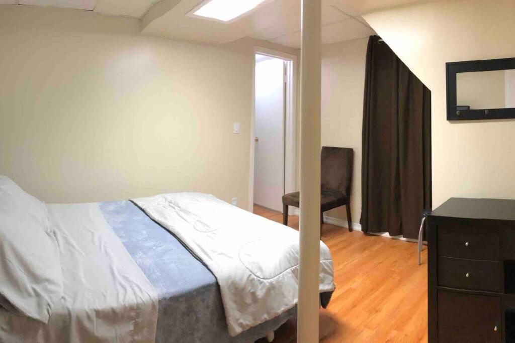 3 Spacious Bedroom Basement Apartment in Richmond Hill