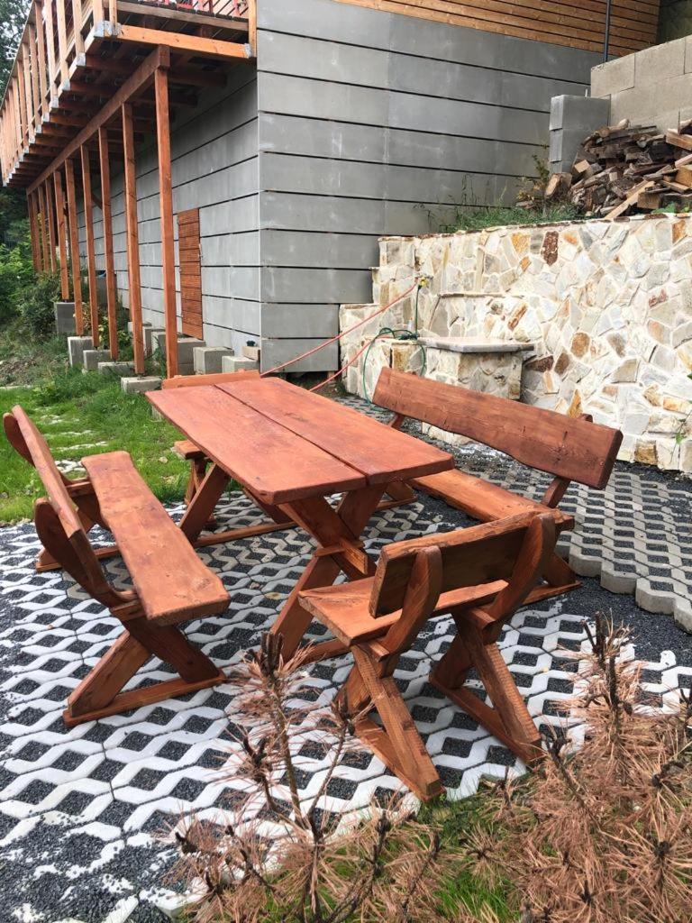 Chatka - B - Vyhlídka nad řekou