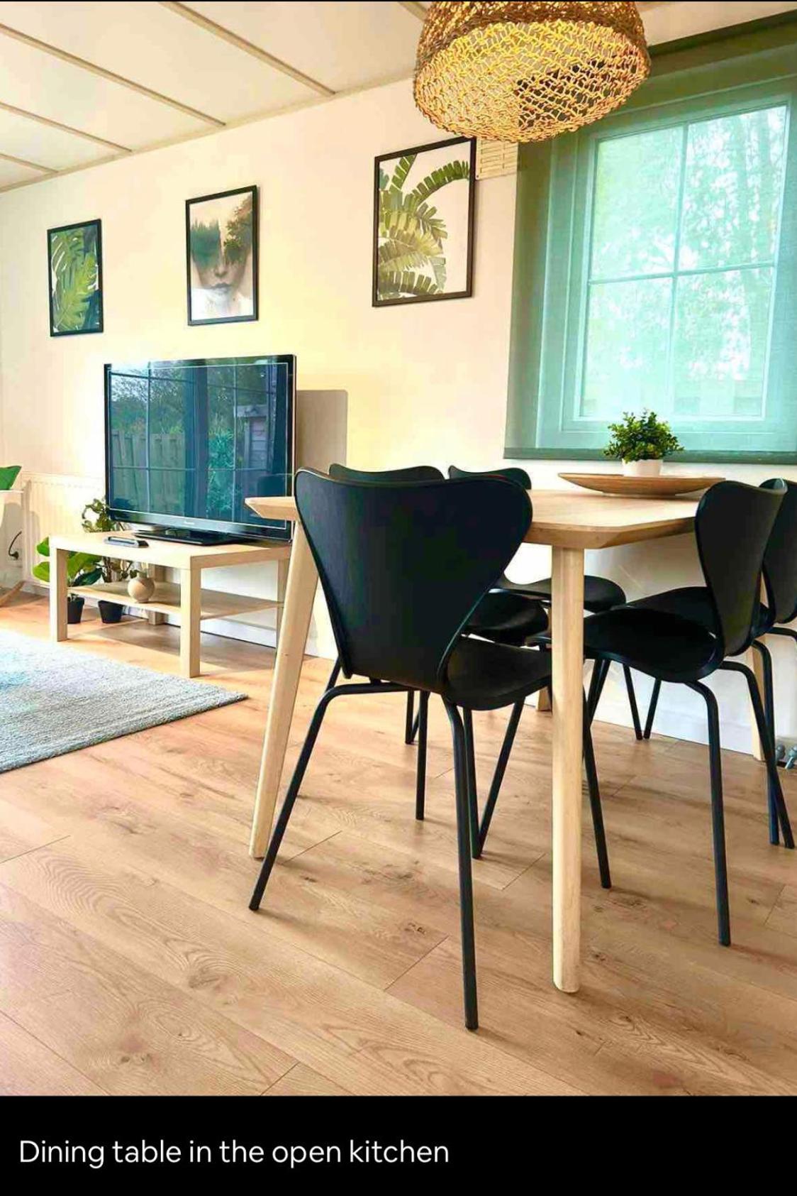 Wellness bungalow with jacuzzi &sauna&private garden near Amsterdam