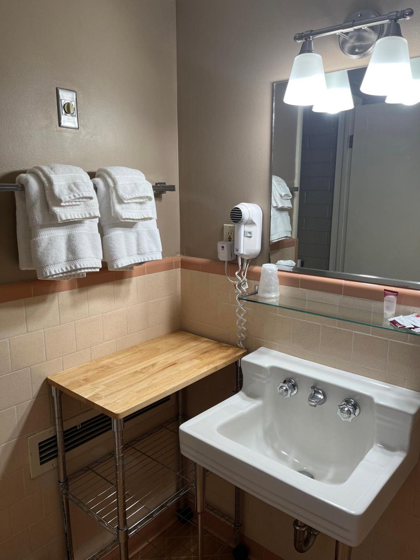 DeLano Motel & RV Park Beaver