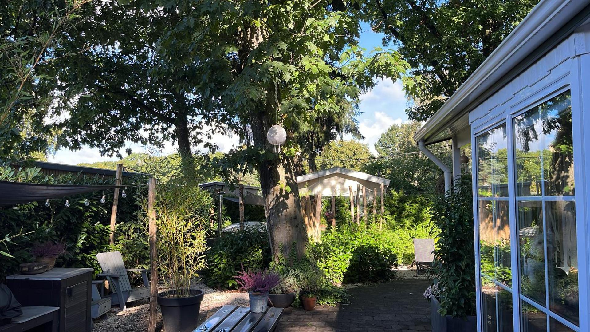 Het Verwende Nest met privé hottub & Barrel sauna