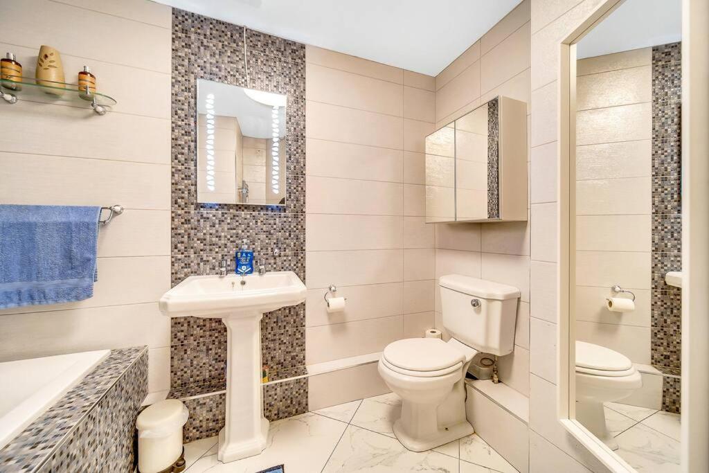 The Peace Bridge Apartment