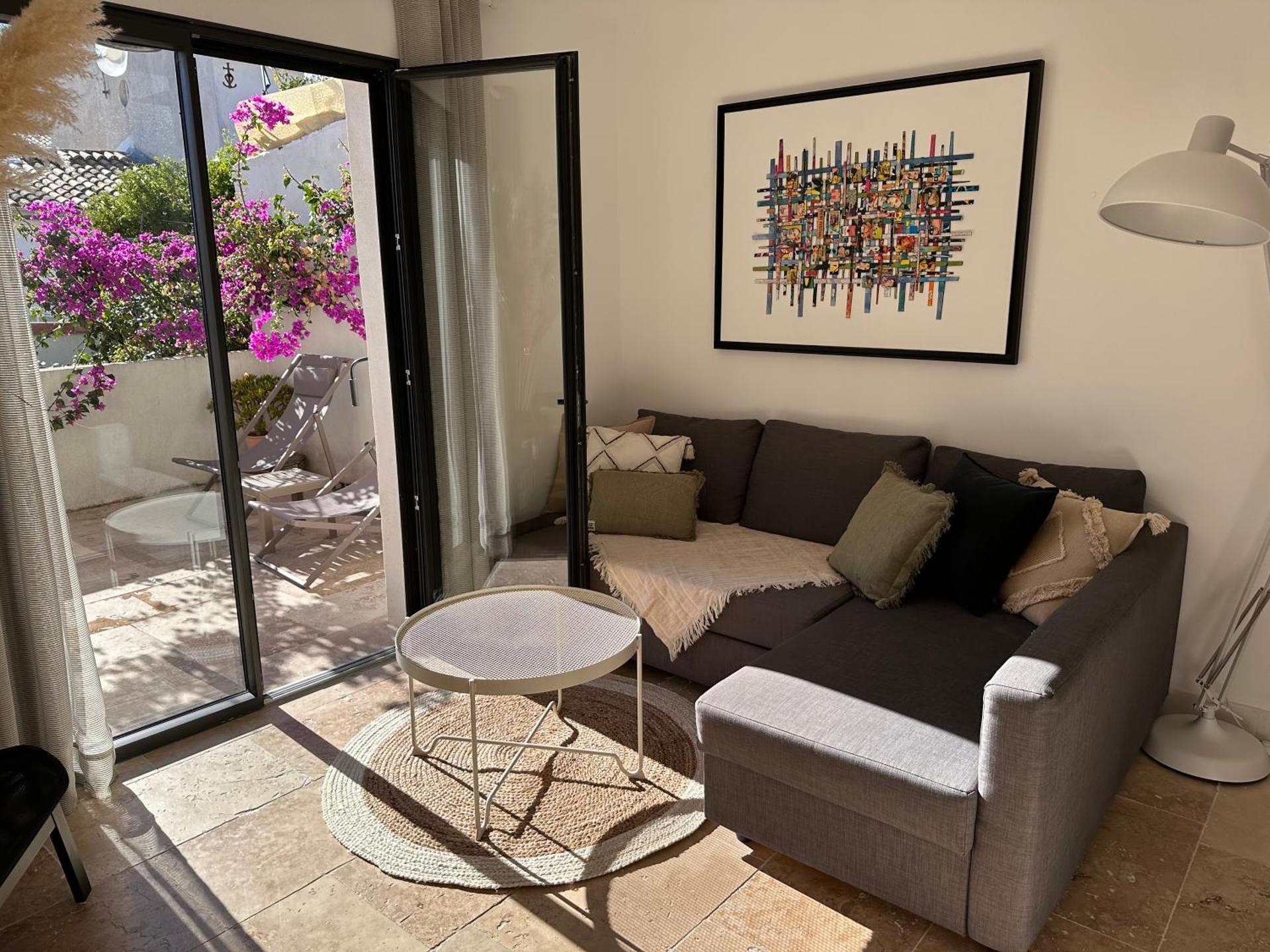 Appartements 3 étoiles terrasse ou patio intra-muros