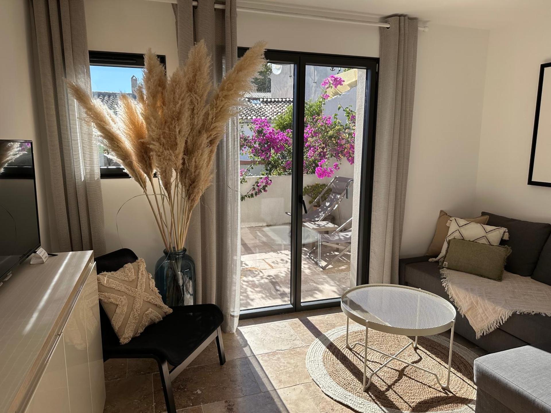 Appartements 3 étoiles terrasse ou patio intra-muros