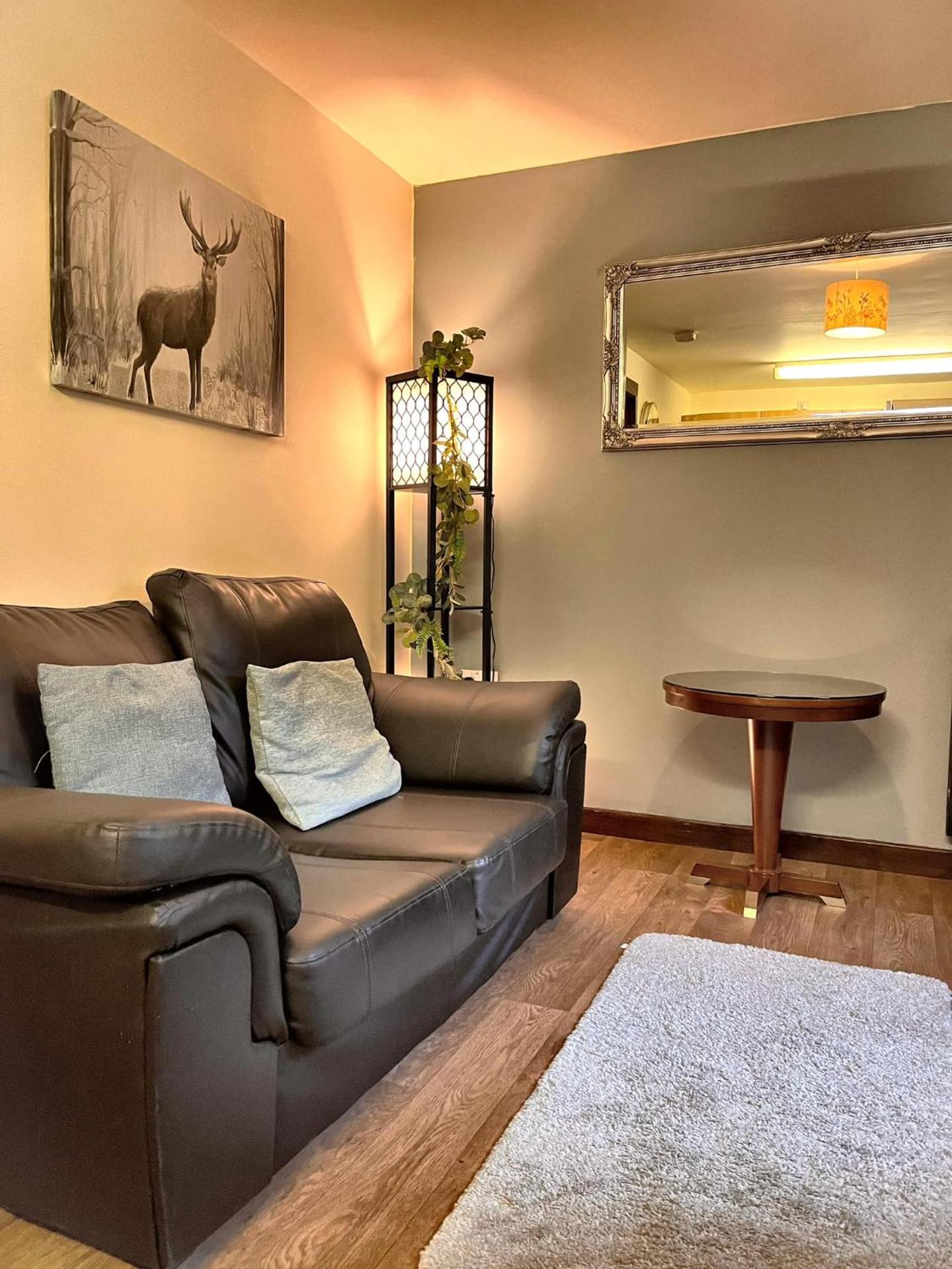 Snug hut 5-Hot Tub-Woodland Lodges-Pembrokshire-Tenby