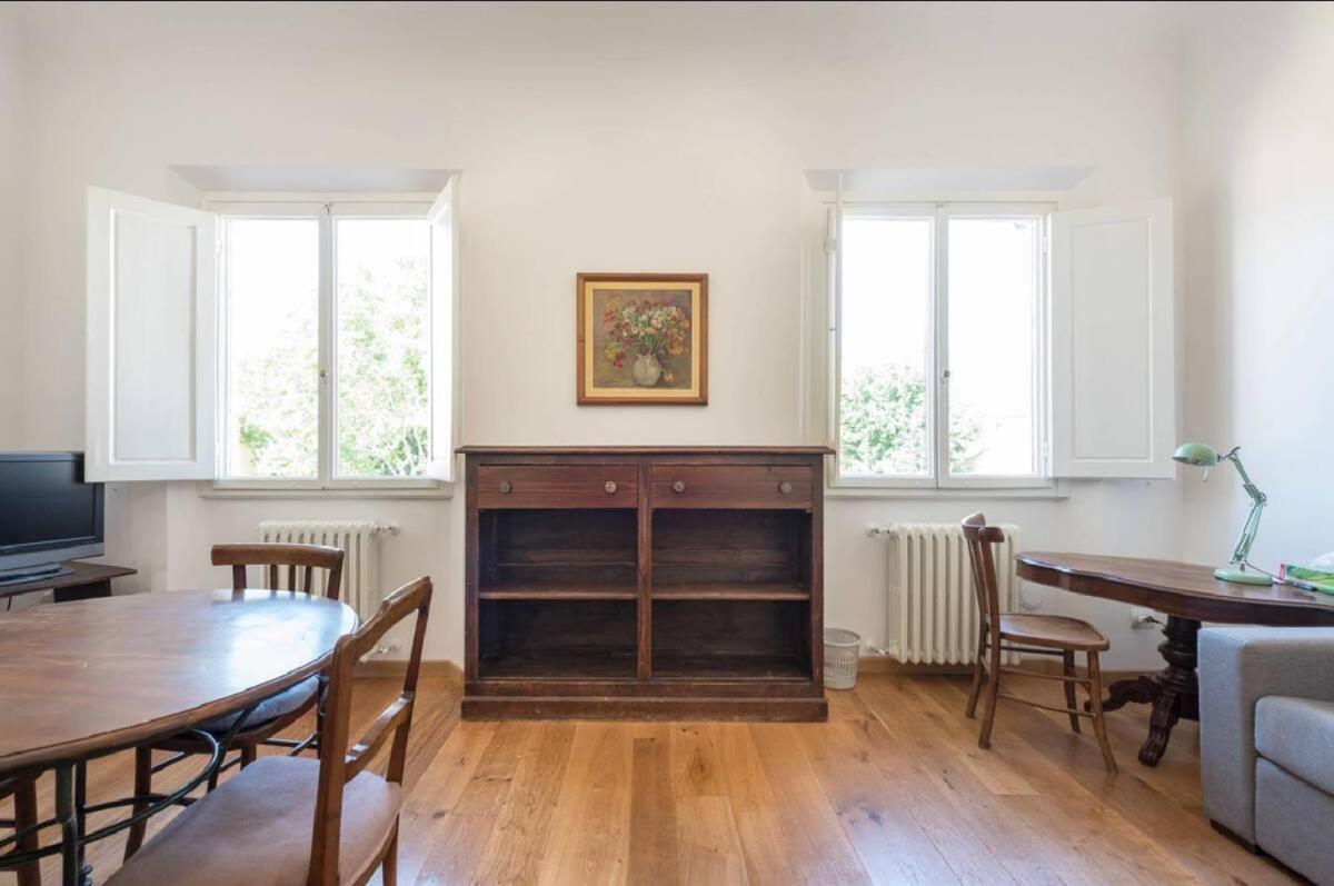 Airy One Bedroom With Terrace Near Palazzo Pitti