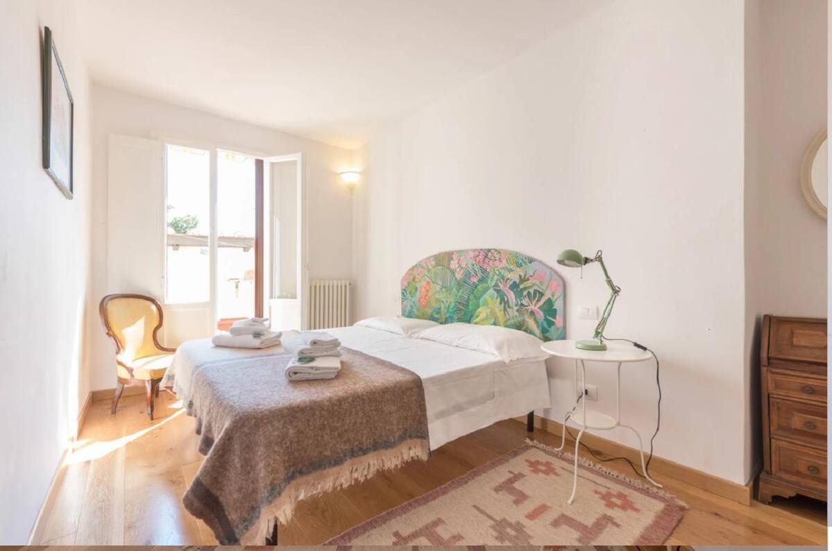 Airy One Bedroom With Terrace Near Palazzo Pitti