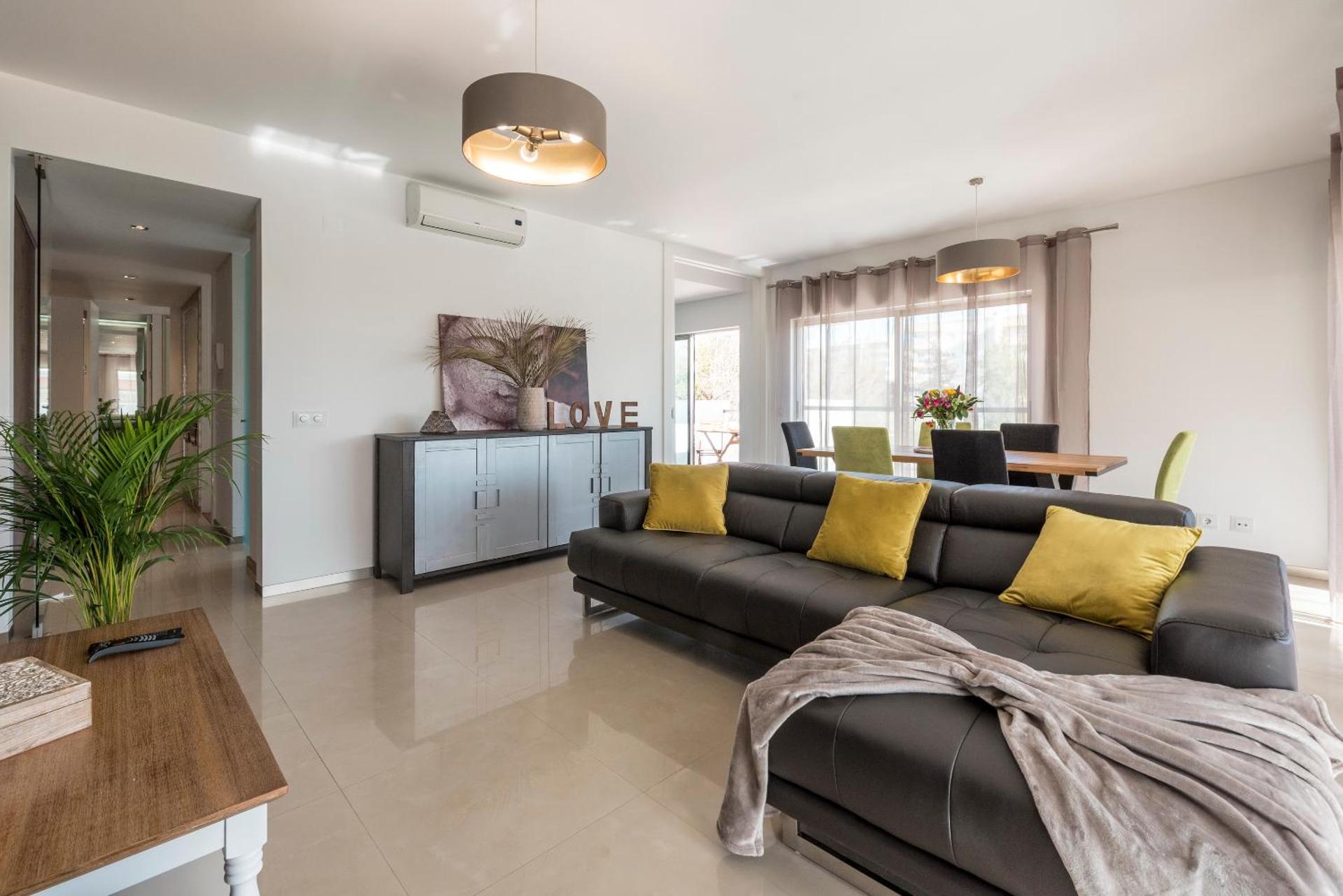 Edificio Foz Palace Praia da Rocha 2 Bedroom beach apartment