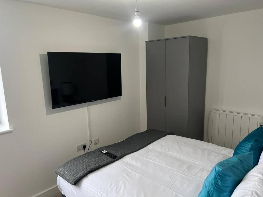 Luxury 2 Bed 2 Bath Flat Near Old Trafford